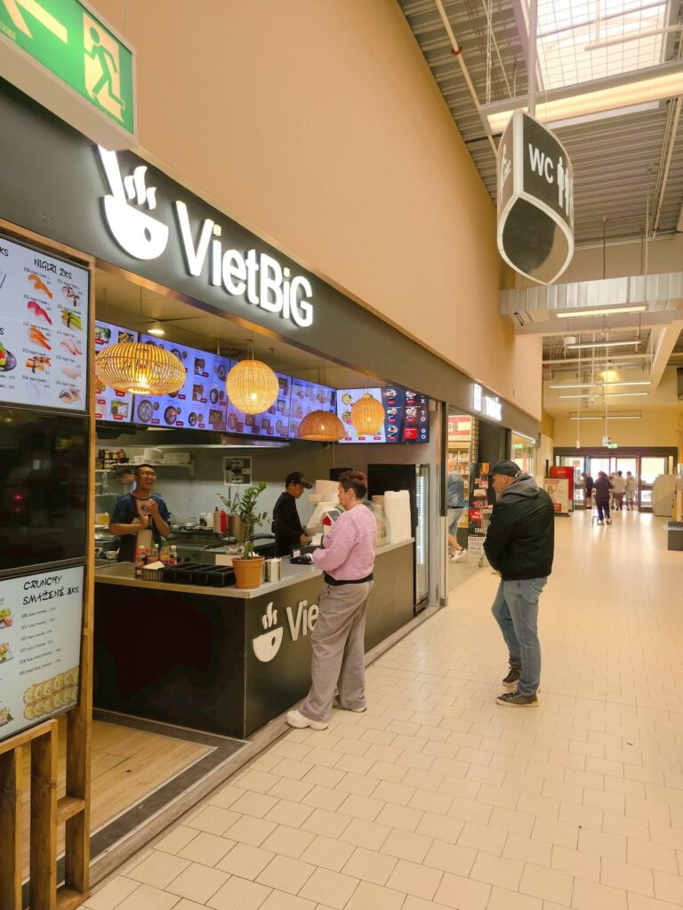 VietBiG Stand im Kaufland Prachatice