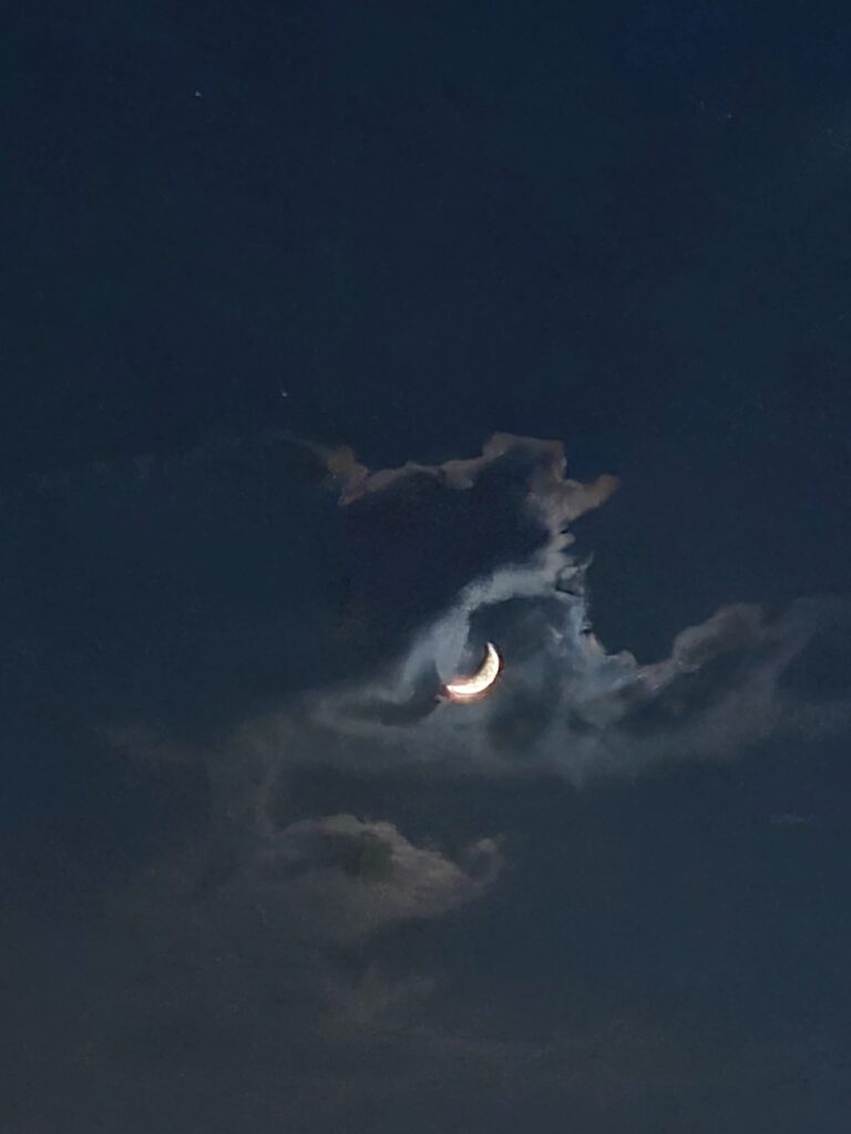 Mond über Süral Garden.