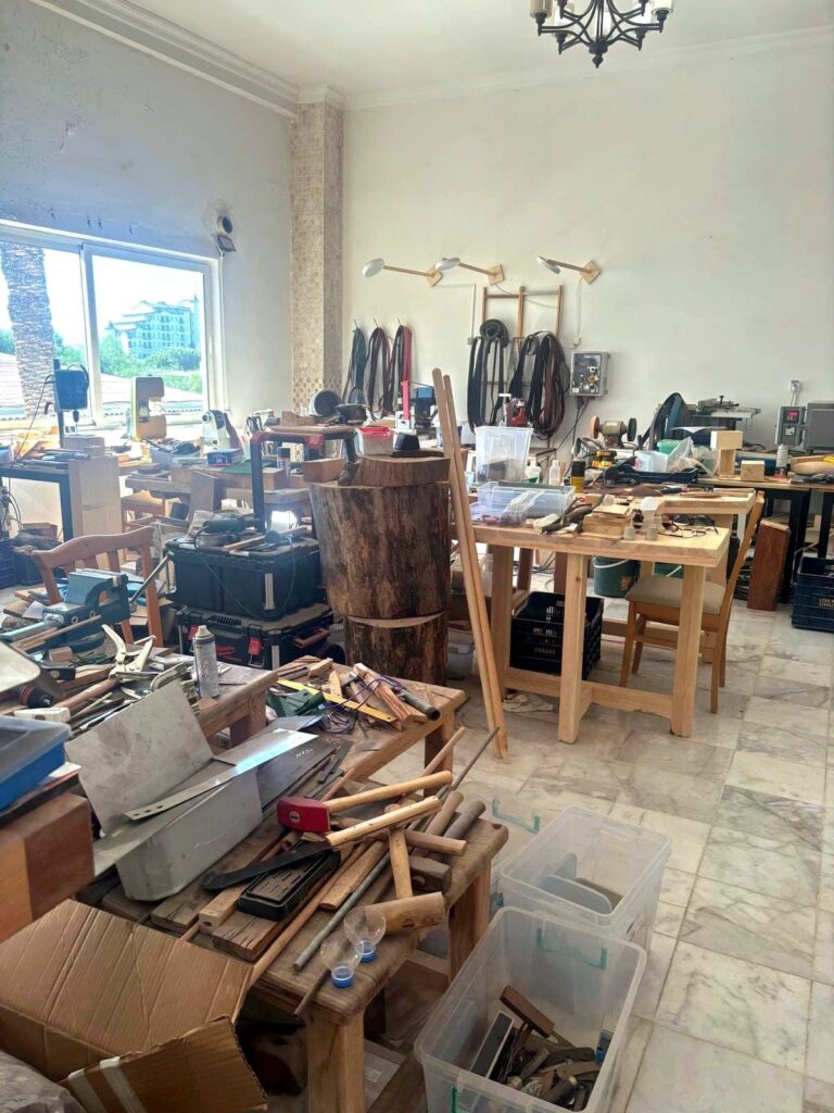 Atelier von Mehmet Süral im ersten Stock von Süral Garden Hotel.