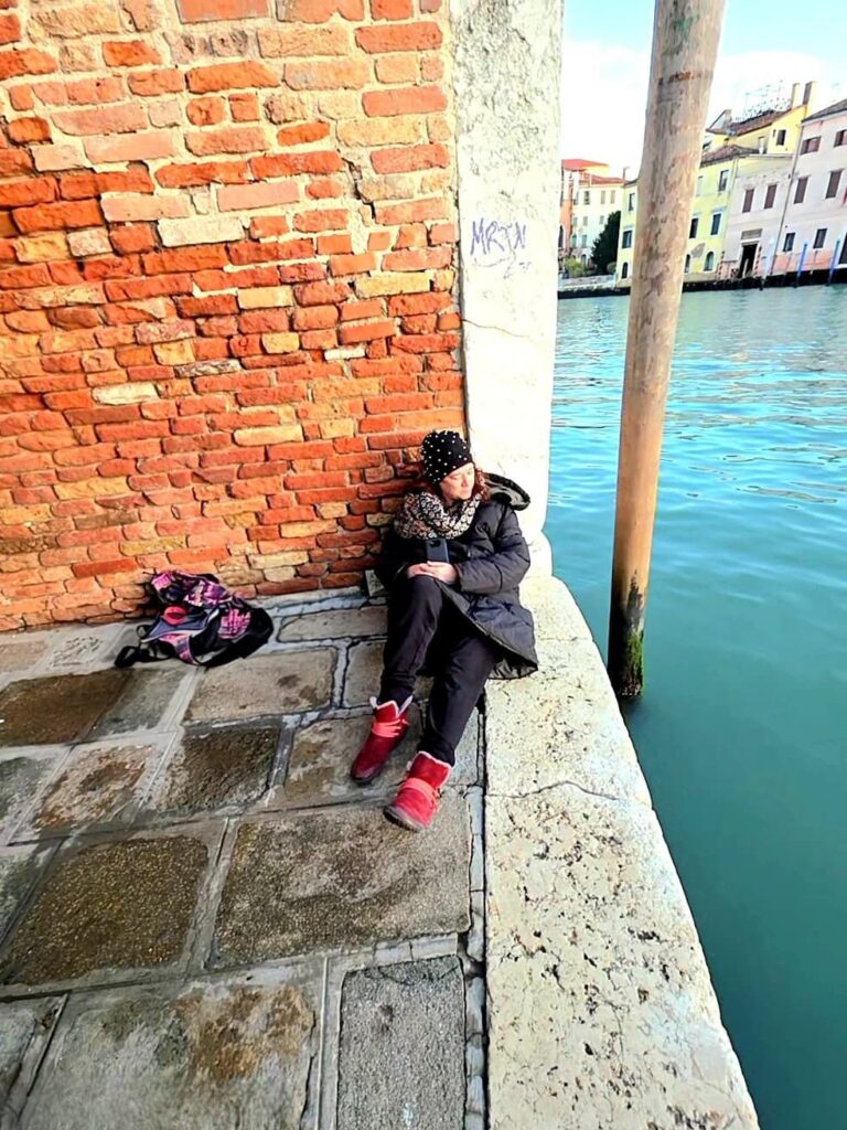 Nicole Schwarzbier genießt den Ausblick auf den Canale Grande in Venedig