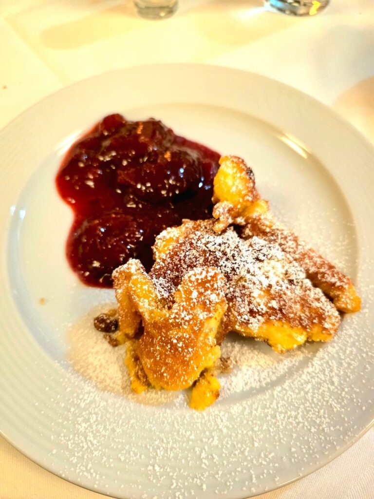 Kaiserschmarren mit Zwetschkenröster, Josefinenhof