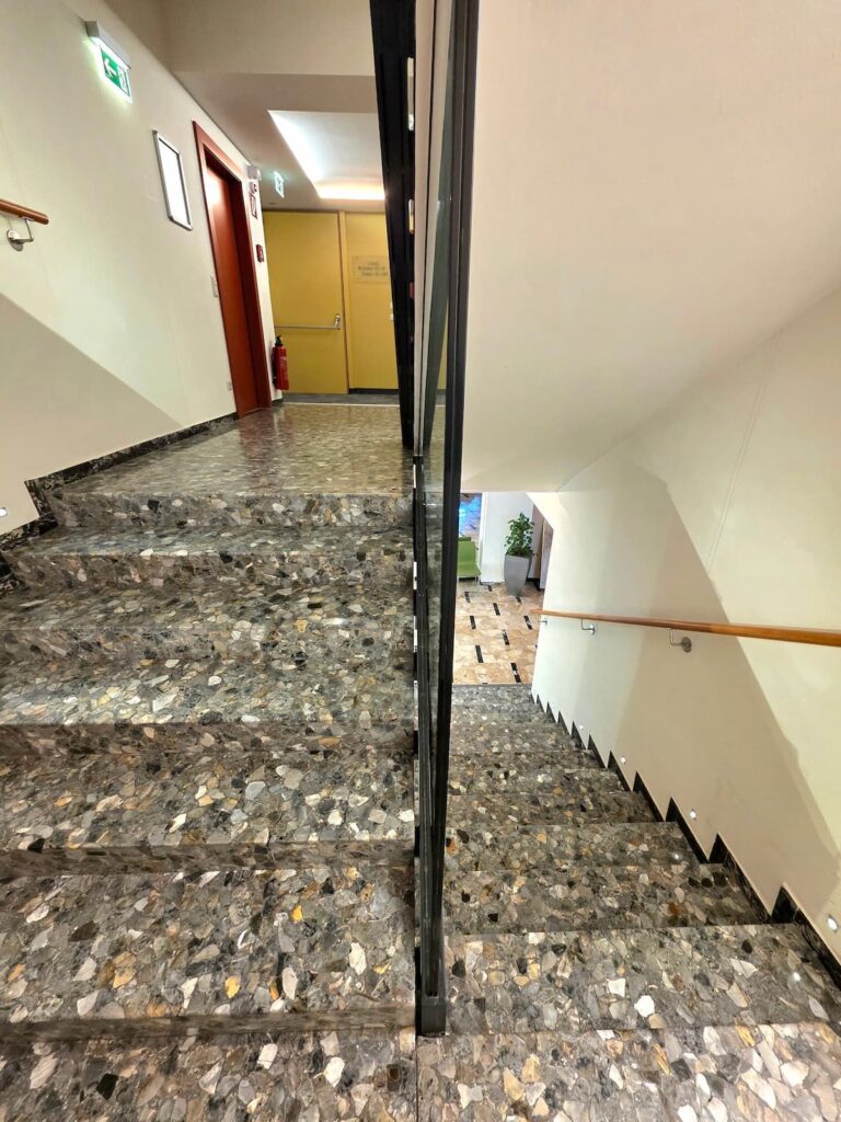 Treppen im Josefinenhof in Warmbad Villach