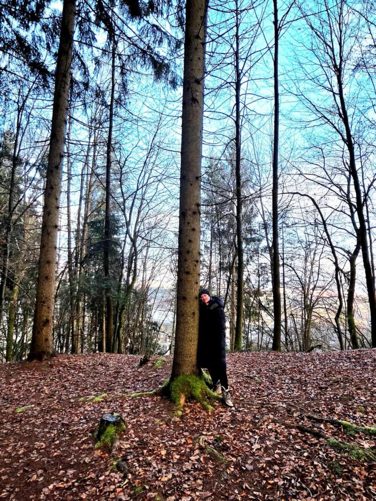 Nicole Schwarzbier im Wald von Warmbad Villach