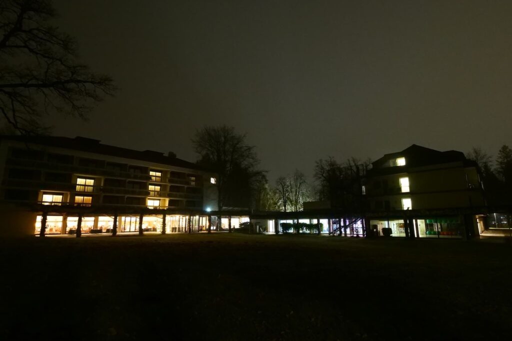 Josefinenhof im Warmbad Villach bei Nacht