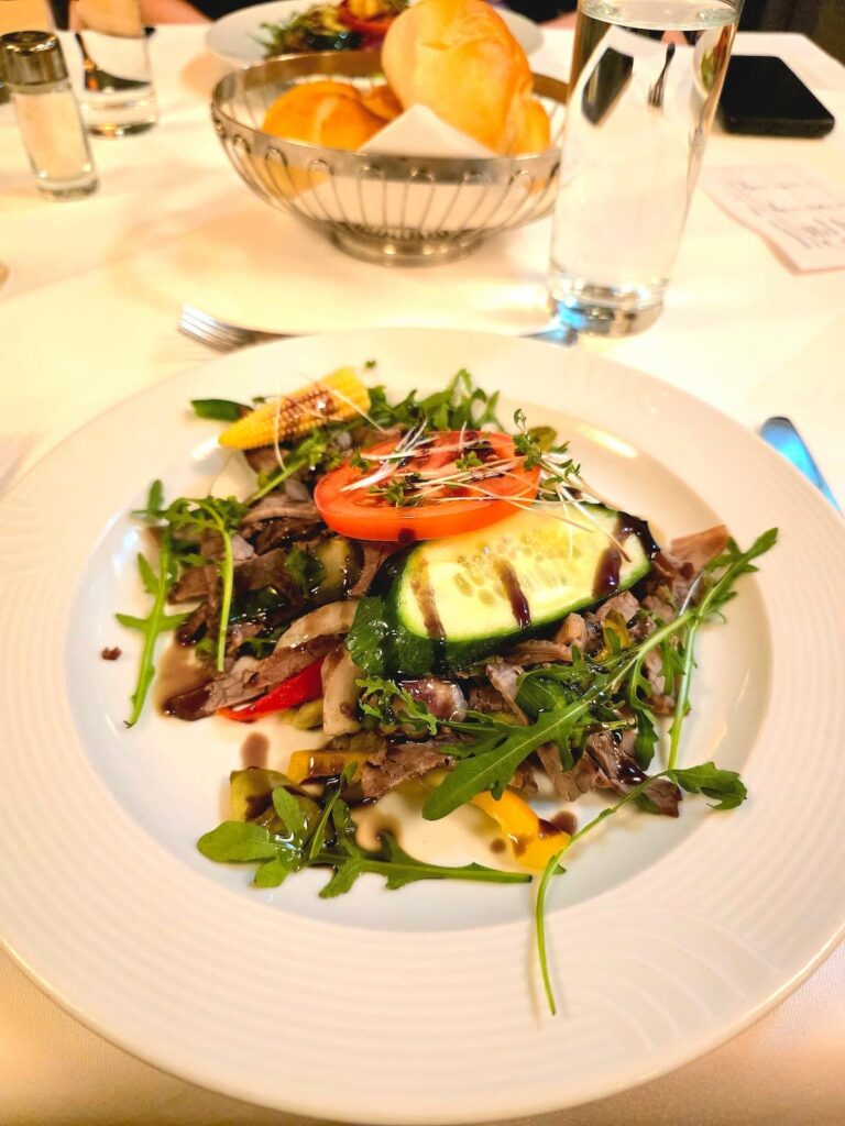 Bunter Rindfleischsalat