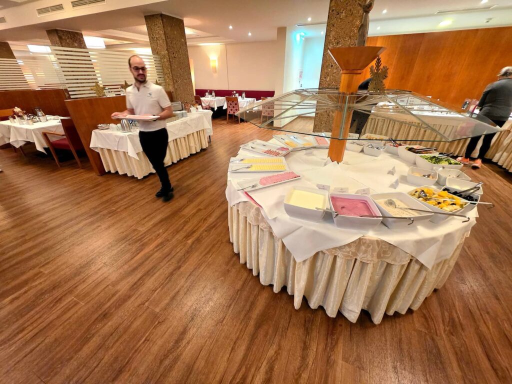 Frühstücksbuffet im Josefinenhof Warmbad Villach